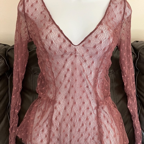 FREE PEOPLE - Long Sleeve Mesh Polka Dot Blouse (Dark Pink) - Picture 5 of 5